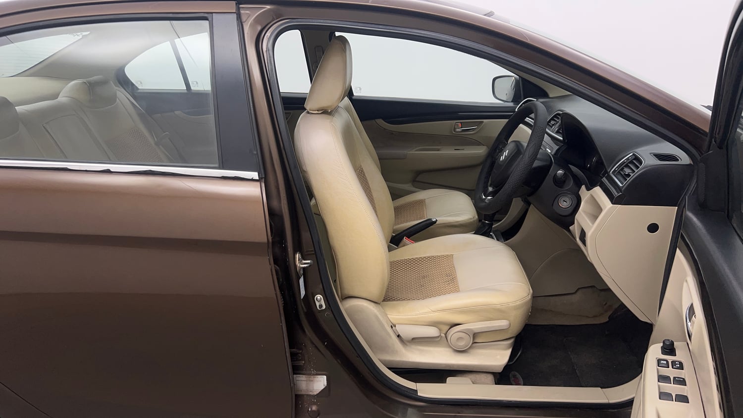 Used 2015 Maruti Suzuki Ciaz VXi+ AT Petrol Automatic interior RIGHT SIDE FRONT DOOR CABIN VIEW