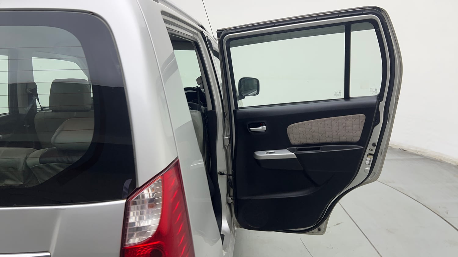 Used 2015 Maruti Suzuki Wagon R VXI Petrol Manual interior RIGHT REAR DOOR OPEN VIEW