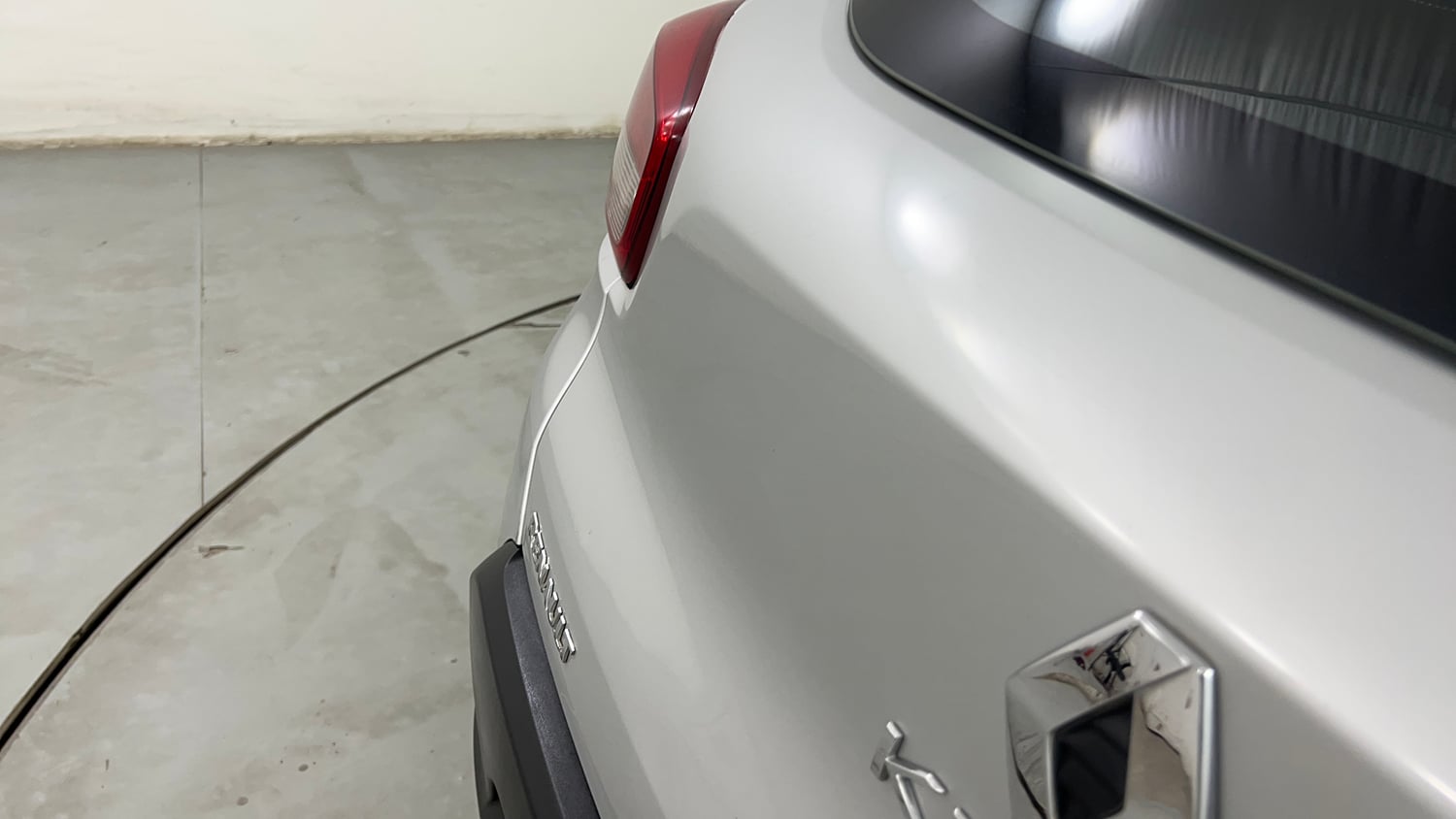 Used 2018 Renault Kwid RXT Petrol Manual dents MINOR SCRATCH
