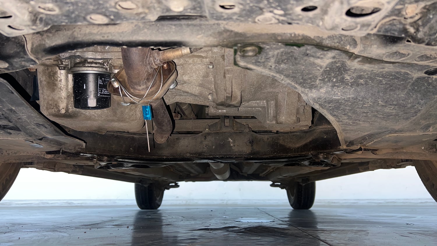 Used 2015 Maruti Suzuki Swift ZXi Petrol Manual extra FRONT LEFT UNDERBODY VIEW