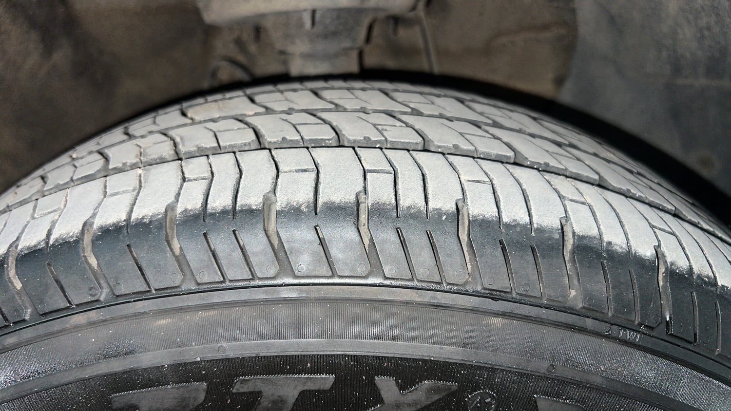 Used 2019 Hyundai Elite i20 Magna Plus 1.2 Petrol Manual tyres RIGHT FRONT TYRE TREAD VIEW