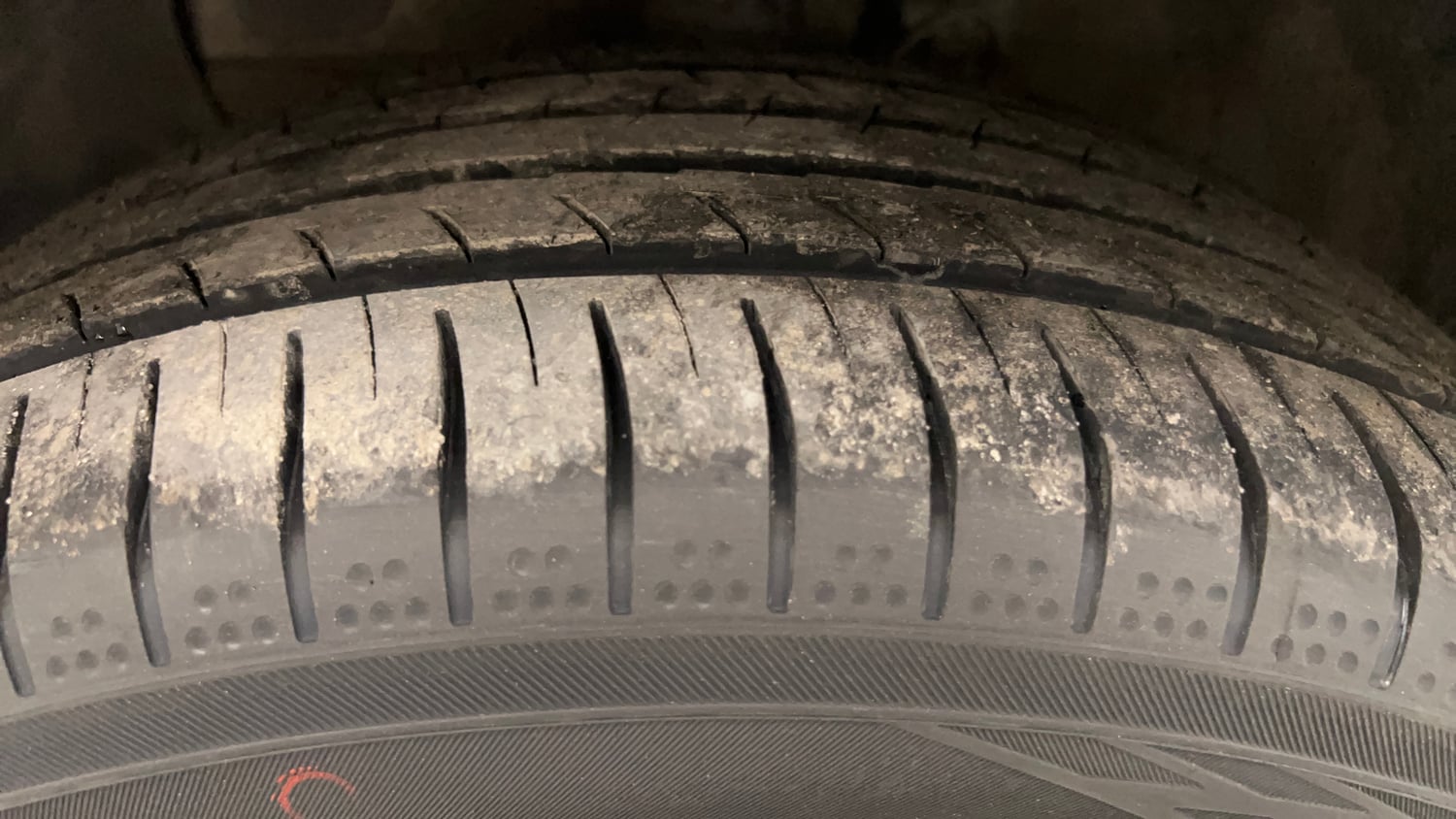 Used 2016 Hyundai Elite i20 Asta 1.2 (O) Petrol Manual tyres LEFT FRONT TYRE TREAD VIEW
