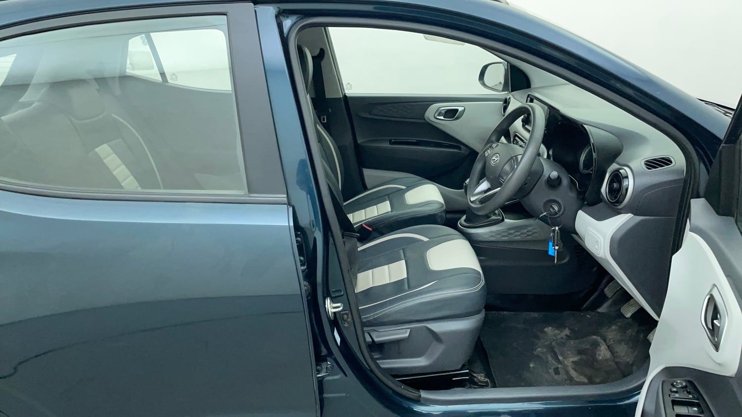 Used 2020 Hyundai Grand i10 Nios Sportz 1.2 Kappa VTVT Petrol Manual interior RIGHT SIDE FRONT DOOR CABIN VIEW
