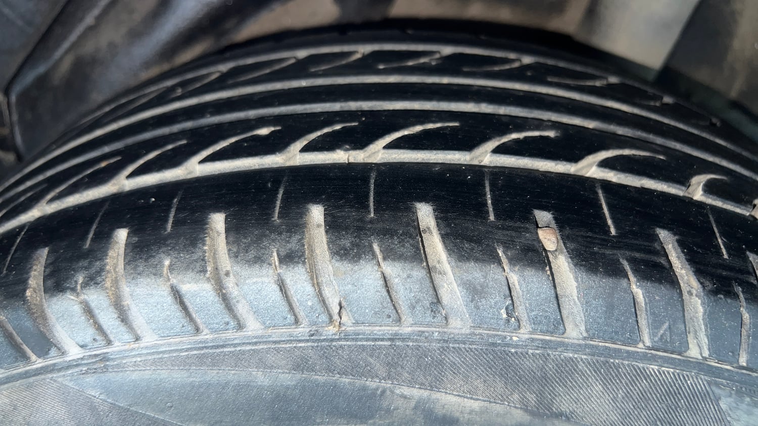 Used 2013 Honda Amaze 1.2 S i-VTEC Petrol Manual tyres LEFT REAR TYRE TREAD VIEW