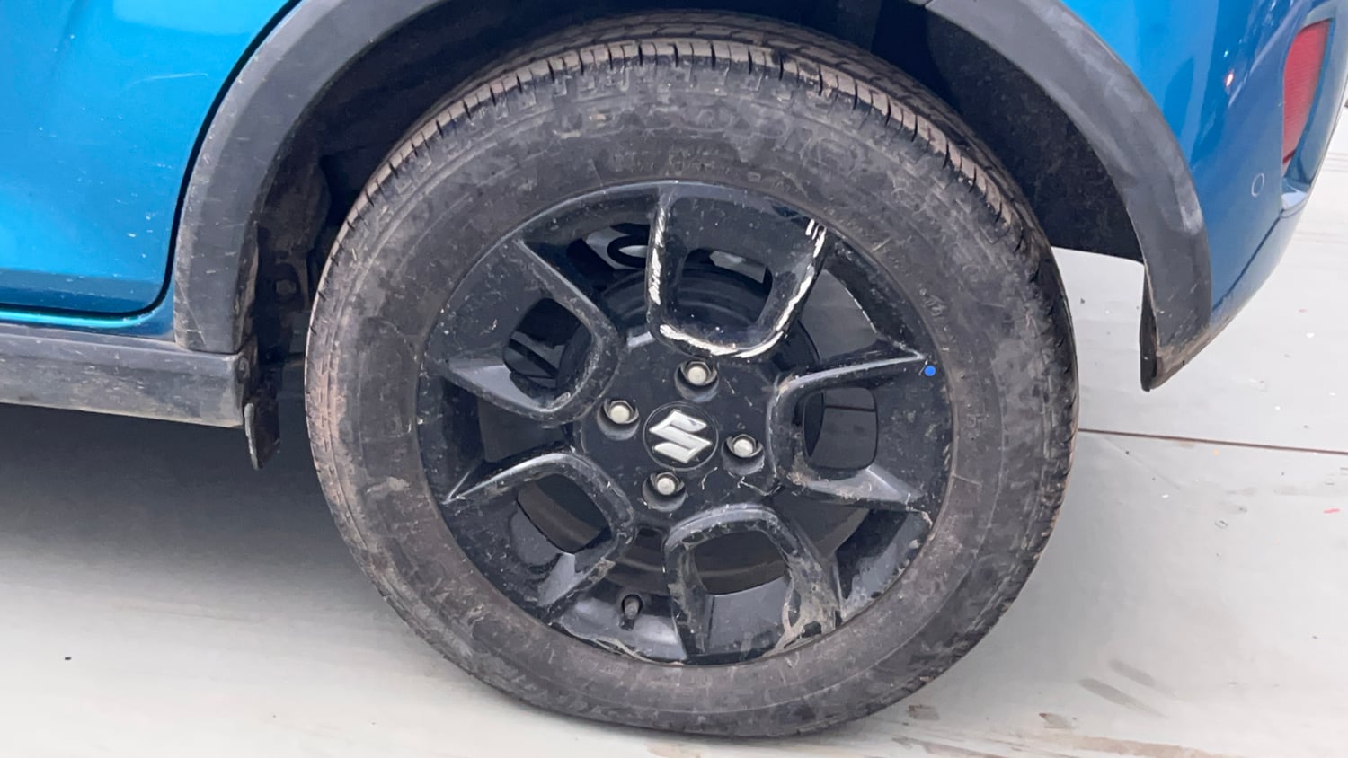 Used 2024 Maruti Suzuki Ignis Zeta 1.2 AMT Petrol Automatic tyres LEFT REAR TYRE RIM VIEW