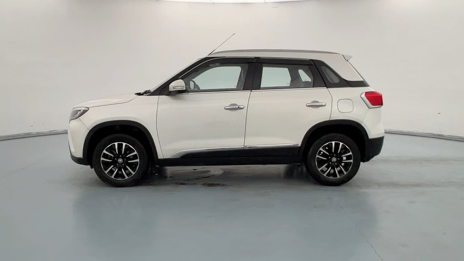 Used 2021 Toyota Urban Cruiser Premium Grade AT Petrol Automatic exterior LEFT SIDE VIEW