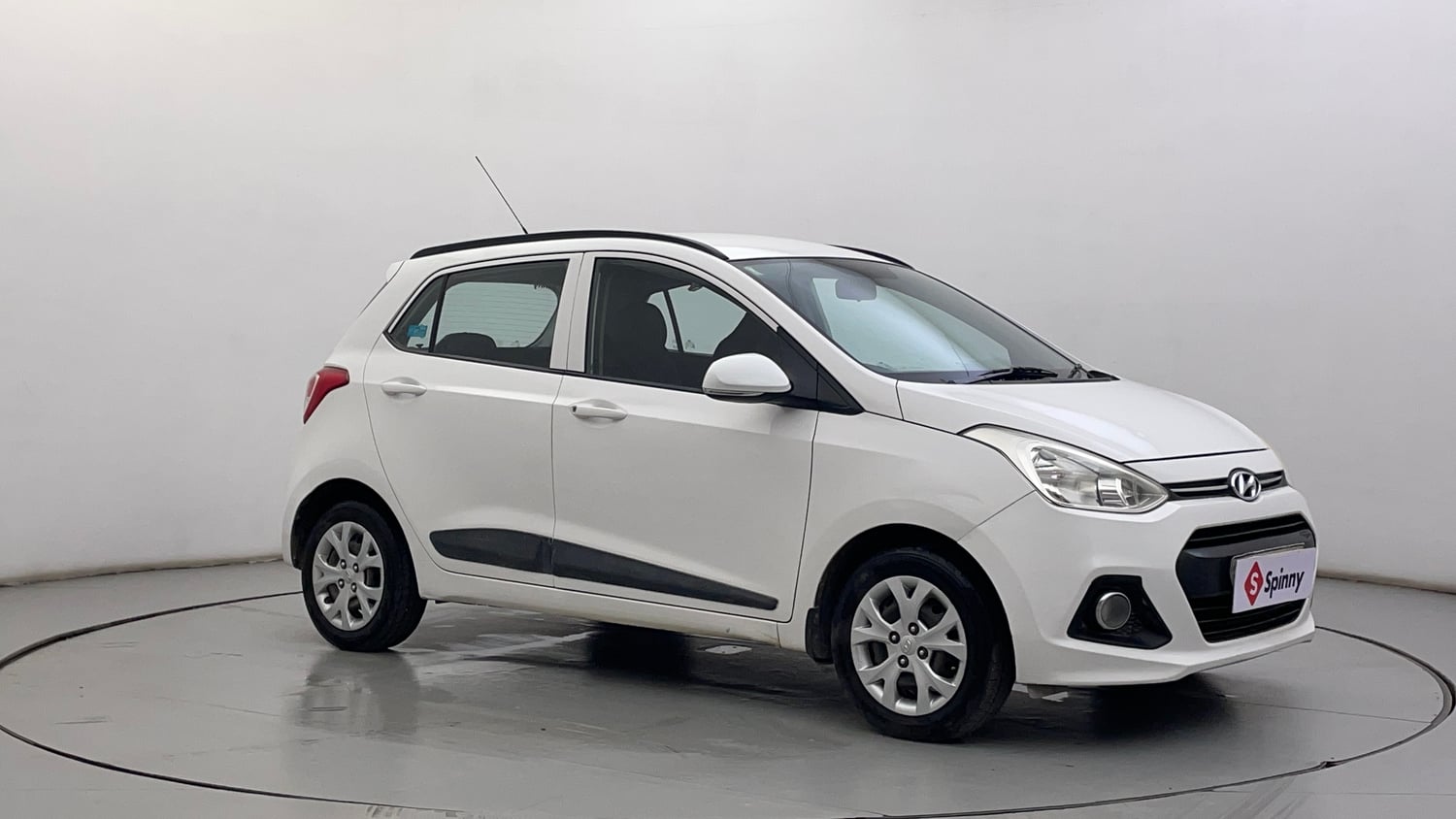 Used 2015 Hyundai Grand i10 Sportz 1.2 Kappa VTVT Petrol Manual exterior RIGHT FRONT CORNER VIEW