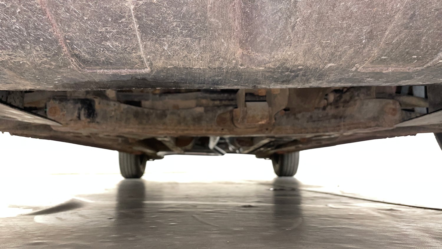 Used 2016 Hyundai Elite i20 Sportz 1.2 Petrol Manual extra FRONT LEFT UNDERBODY VIEW