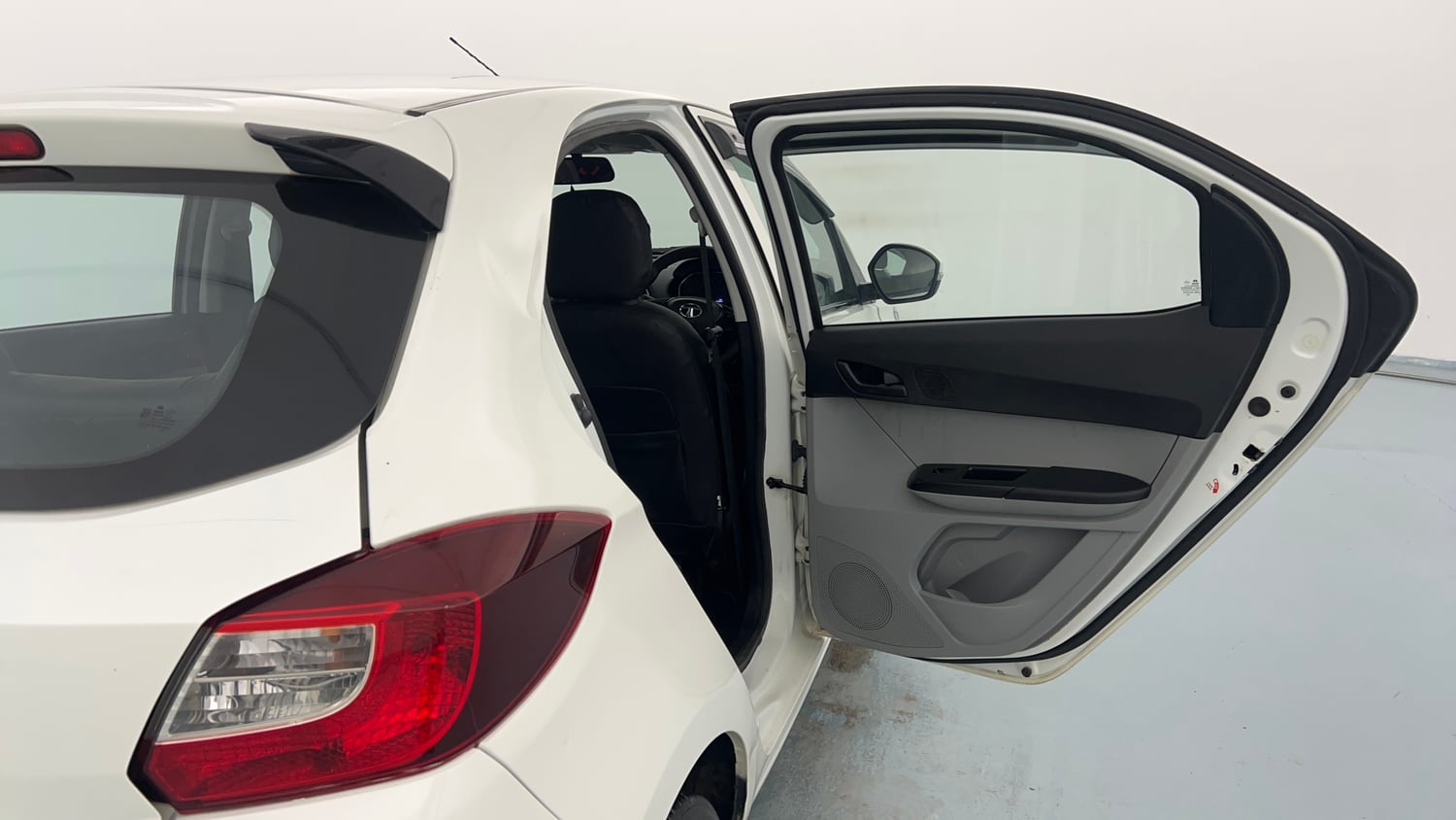 Used 2021 Tata Tiago XT Petrol Manual interior RIGHT REAR DOOR OPEN VIEW