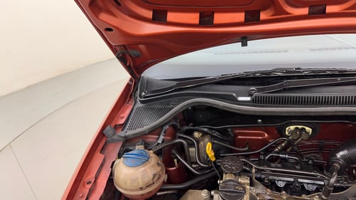 Used 2014 Volkswagen Polo Highline1.2L (P) Petrol Manual engine ENGINE RIGHT SIDE HINGE & APRON VIEW