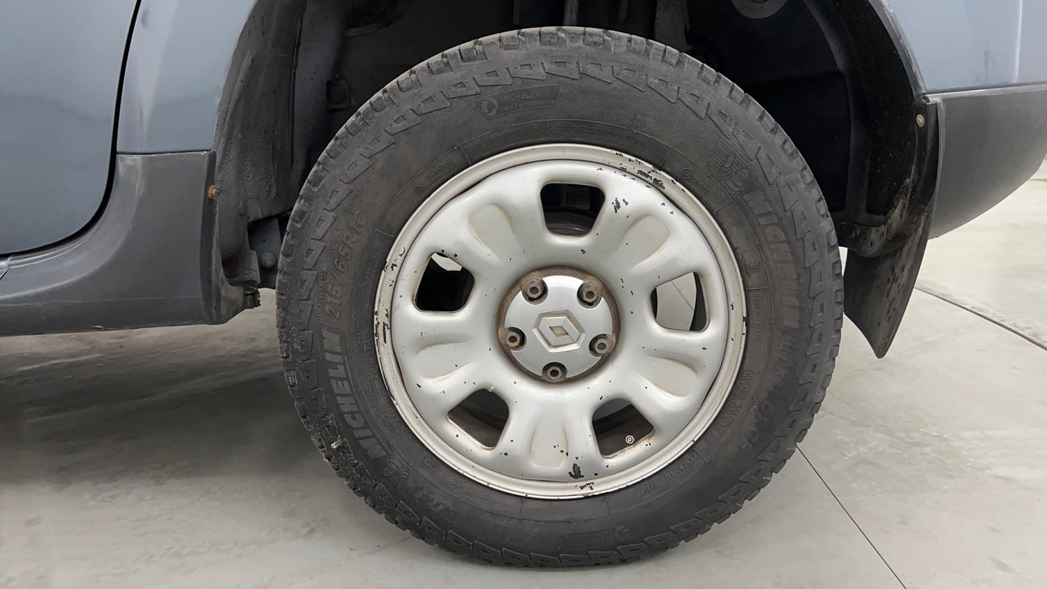 Used 2013 Renault Duster RxL Petrol Petrol Manual tyres LEFT REAR TYRE RIM VIEW