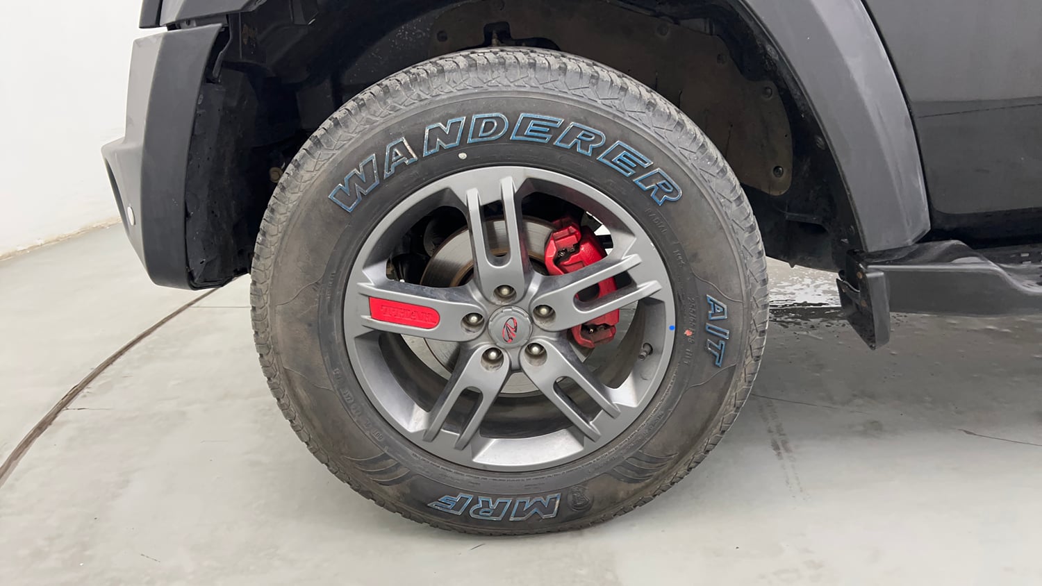 Used 2022 mahindra Thar LX Hard Top Petrol MT 4WD Petrol Manual tyres LEFT FRONT TYRE RIM VIEW