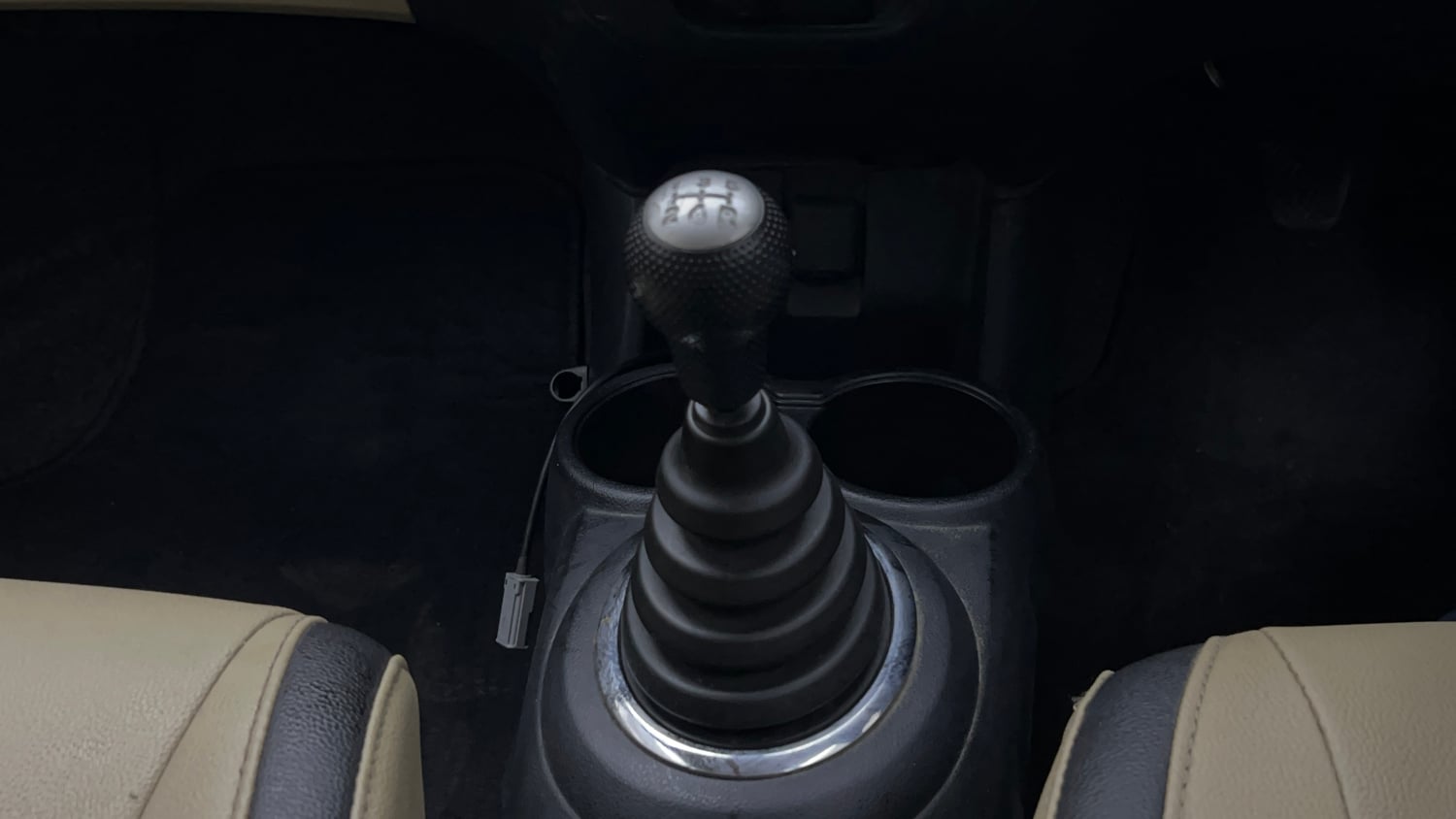 Used 2013 Honda Amaze 1.2 S i-VTEC Petrol Manual interior GEAR  KNOB VIEW