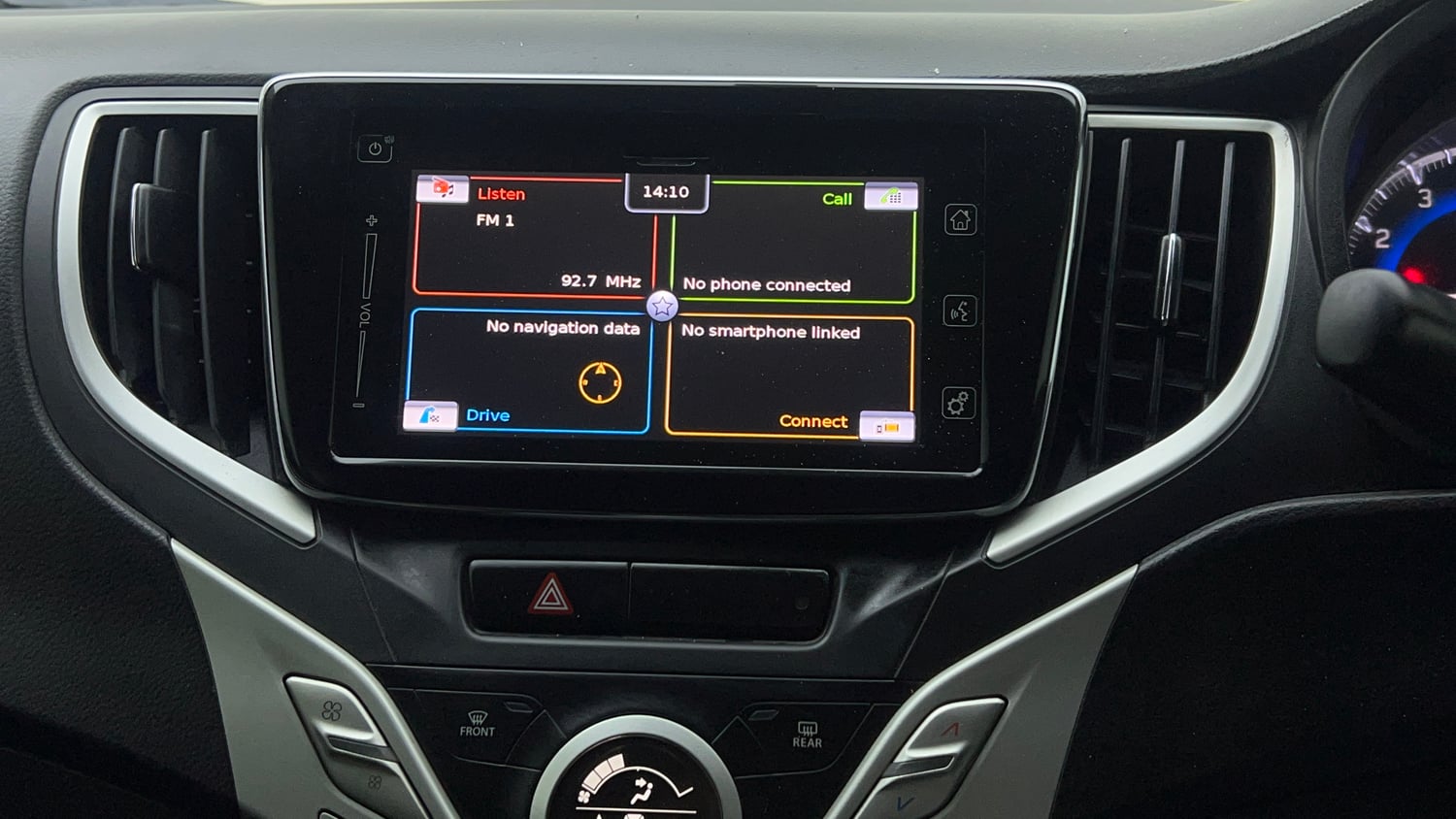 Used 2017 Maruti Suzuki Baleno Alpha 1.2 Petrol Manual top_features Integrated (in-dash) music system