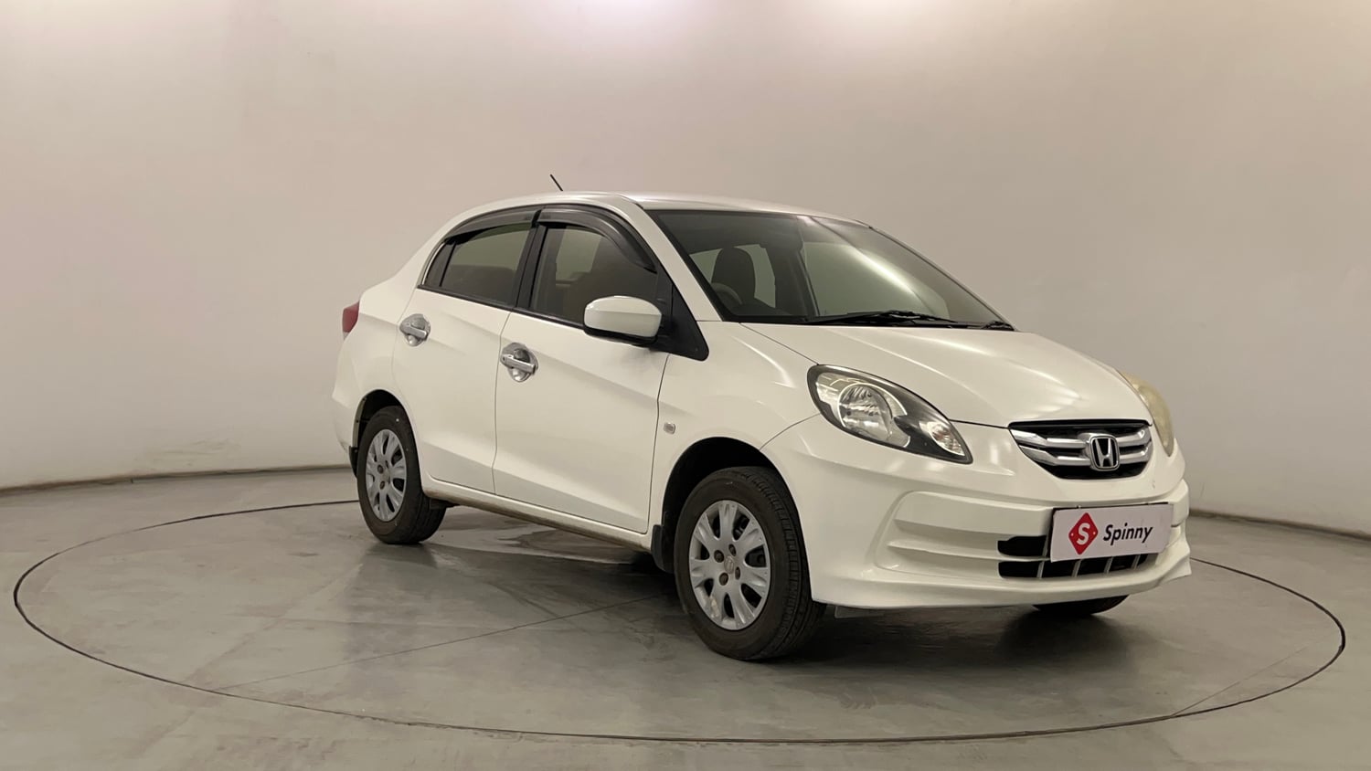 Used 2014 Honda Amaze 1.2 S i-VTEC Petrol Manual exterior RIGHT FRONT CORNER VIEW