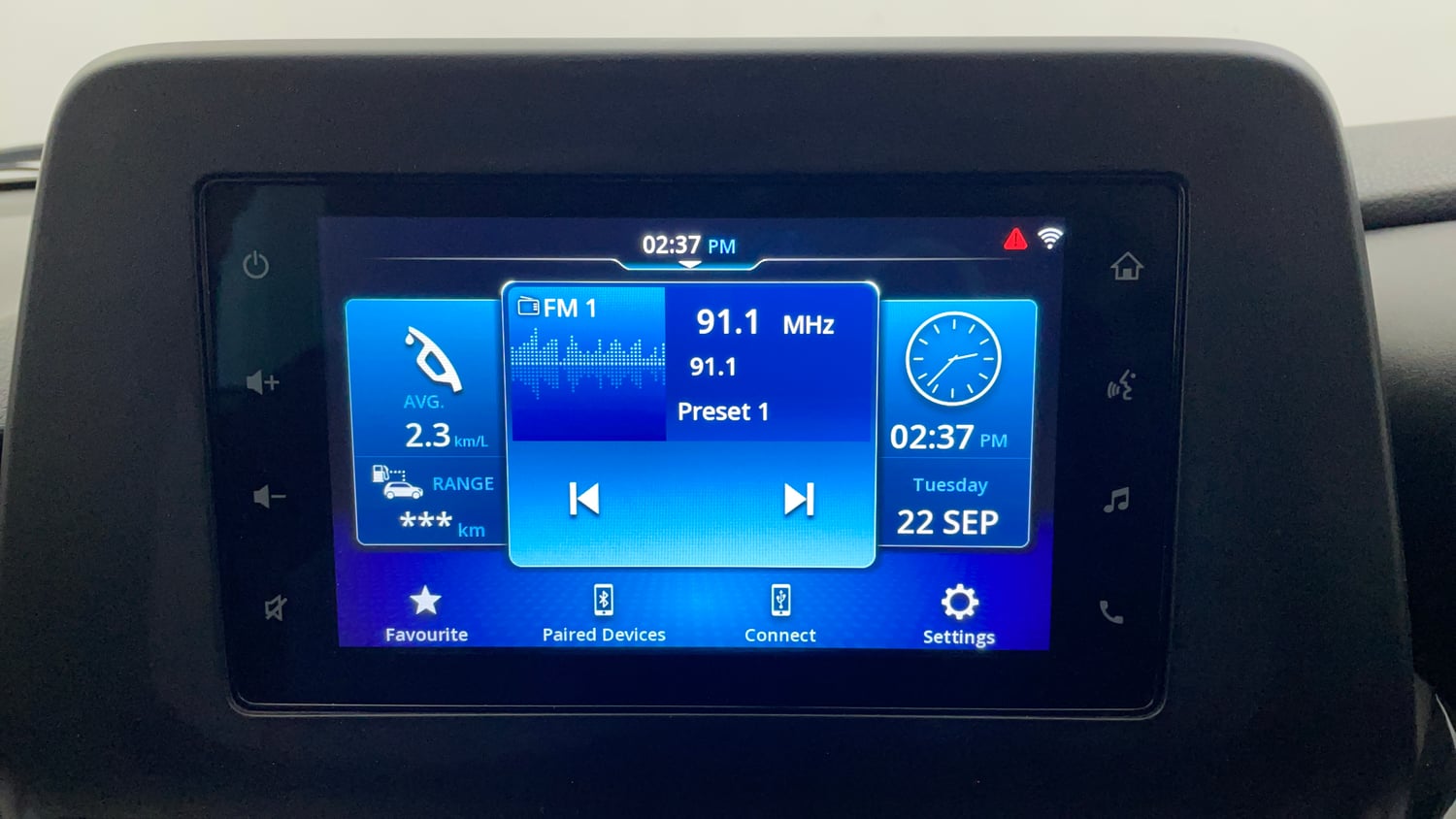 Used 2024 Toyota Glanza G AMT Petrol Automatic top_features Integrated (in-dash) music system