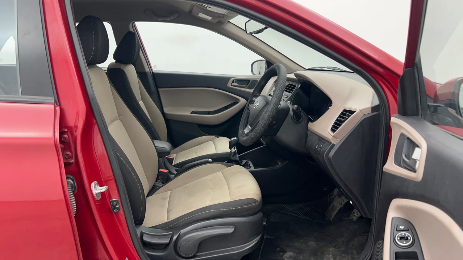 Used 2015 Hyundai Elite i20 Asta 1.2 Petrol Manual interior RIGHT SIDE FRONT DOOR CABIN VIEW