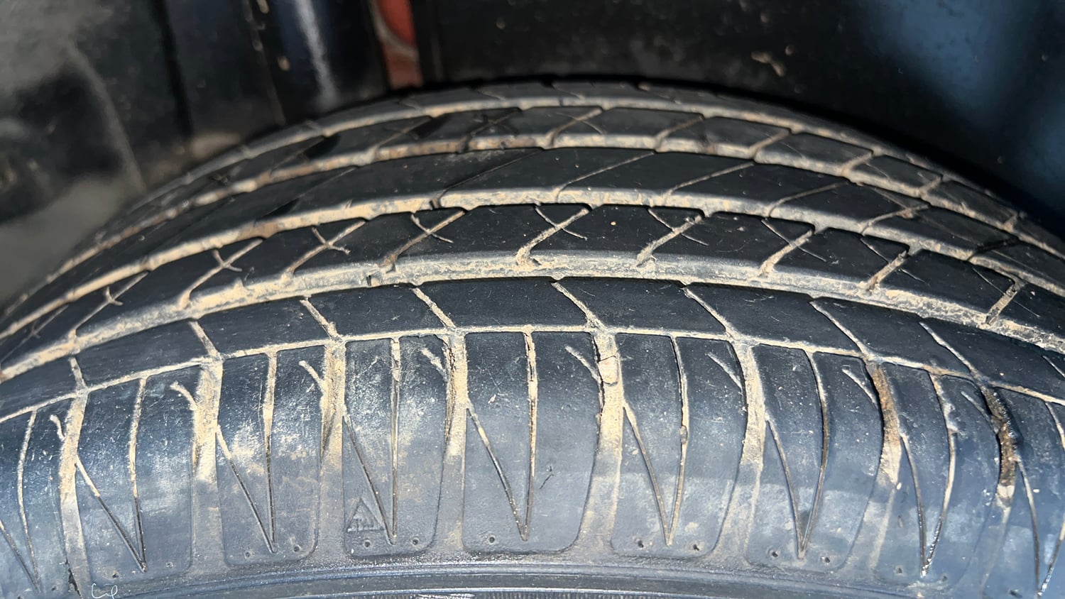 Used 2021 Maruti Suzuki Vitara Brezza ZXi AT SHVS Petrol Automatic tyres RIGHT REAR TYRE TREAD VIEW