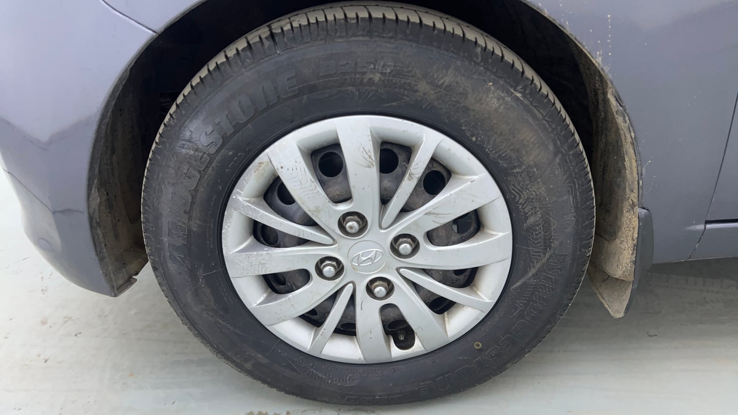 Used 2013 Hyundai i10 Magna 1.2 Kappa2 Petrol Manual tyres LEFT FRONT TYRE RIM VIEW