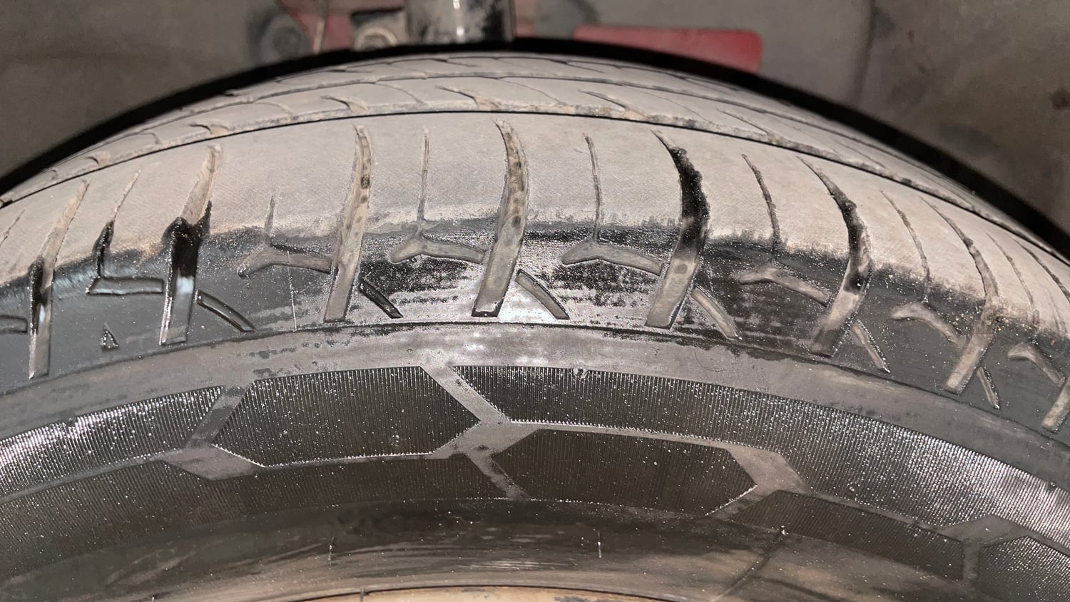 Used 2018 Ford EcoSport Trend 1.5L TDCi Diesel Manual tyres RIGHT FRONT TYRE TREAD VIEW