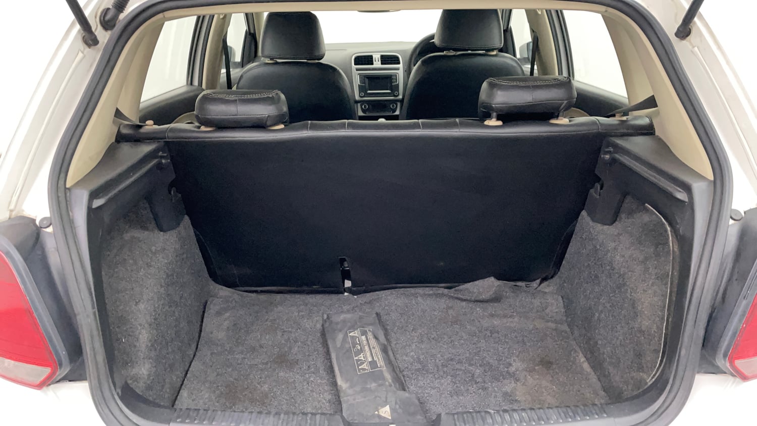 Used 2016 Volkswagen Polo Highline1.2L (P) Petrol Manual interior DICKY INSIDE VIEW