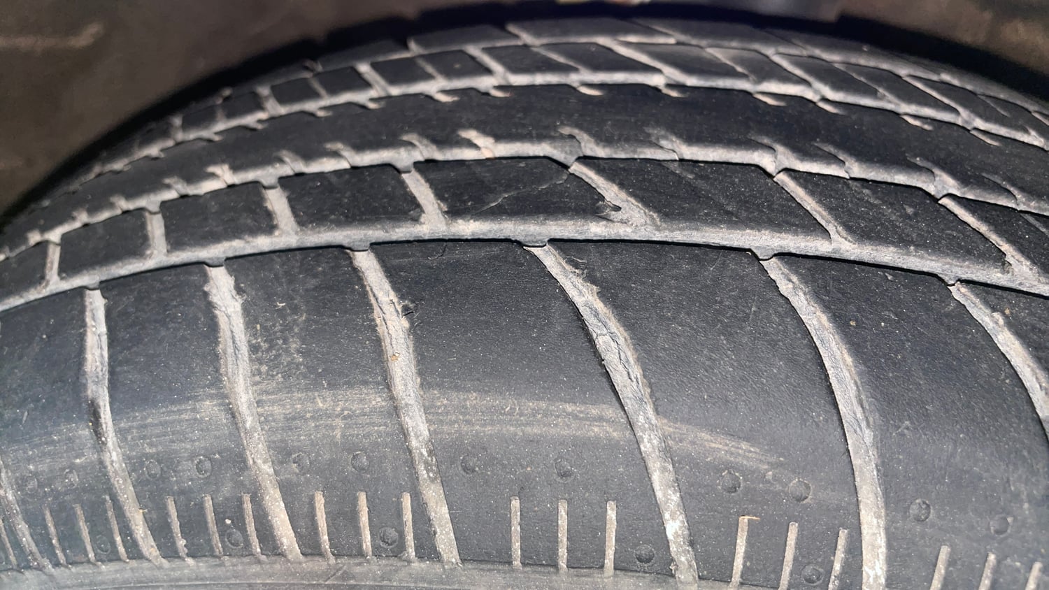 Used 2020 Maruti Suzuki Celerio VXi AMT Petrol Automatic tyres RIGHT FRONT TYRE TREAD VIEW