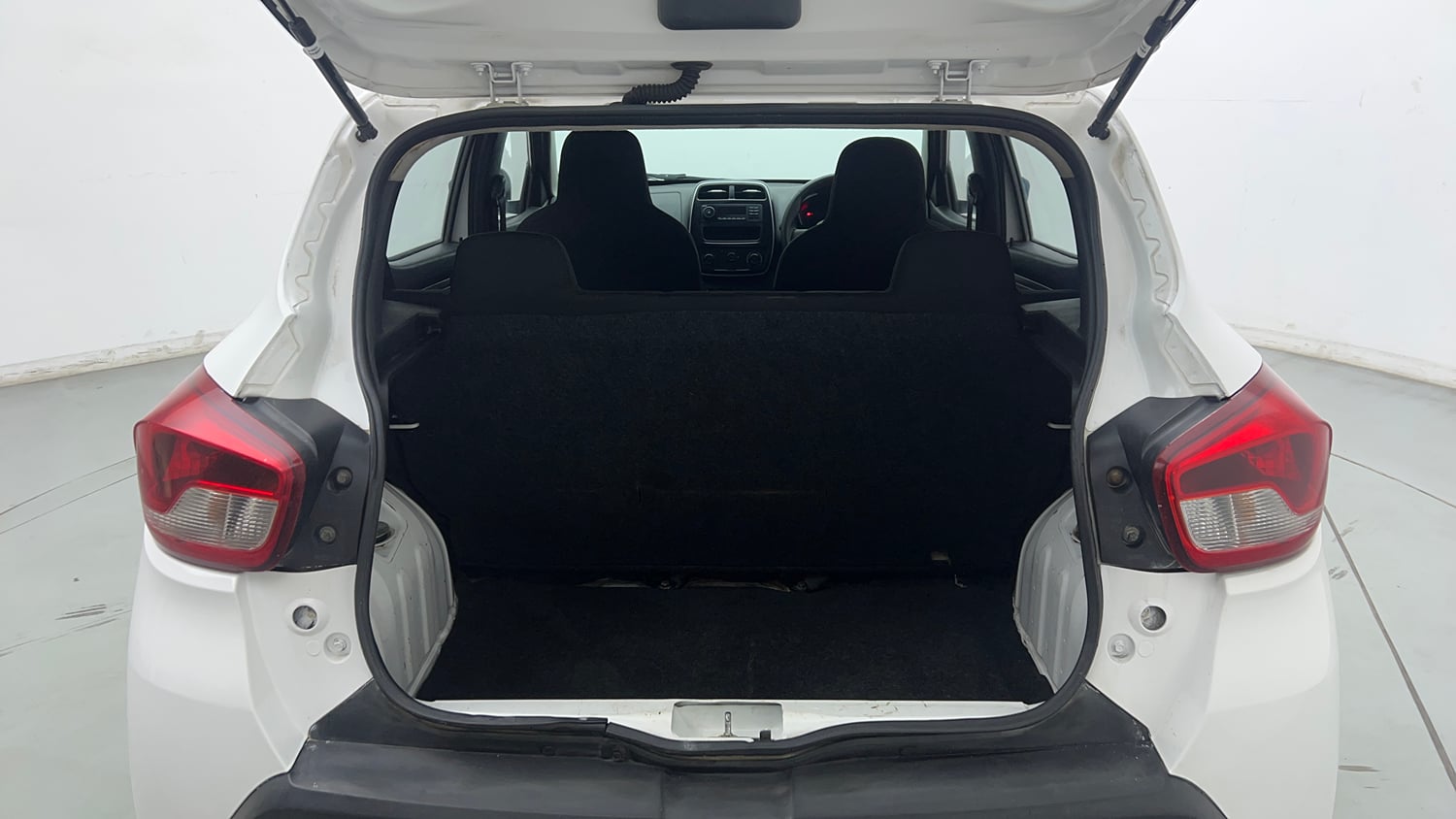 Used 2018 Renault Kwid RXL Petrol Manual interior DICKY INSIDE VIEW
