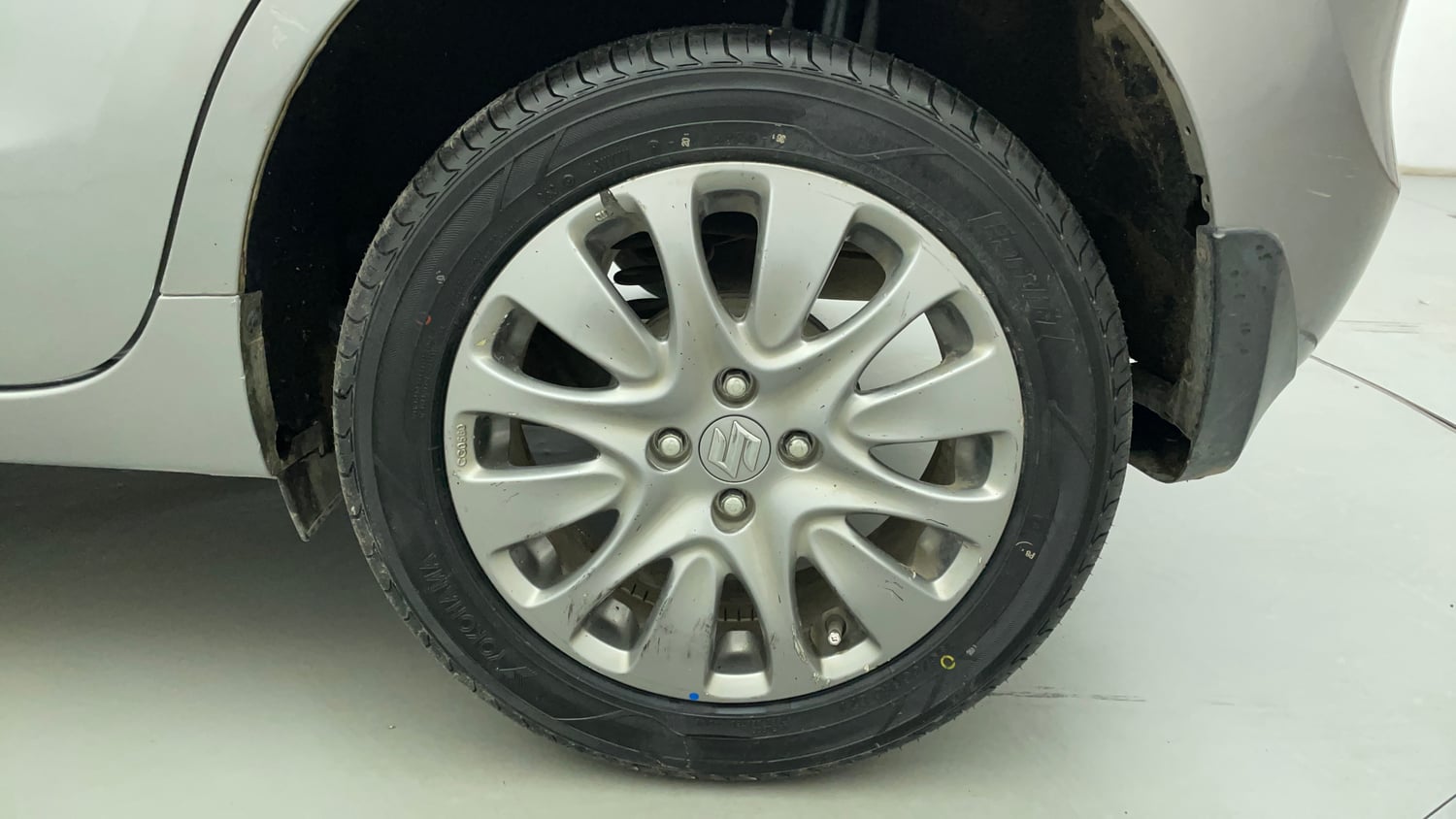Used 2018 Maruti Suzuki Baleno Zeta 1.2 Petrol Manual tyres LEFT REAR TYRE RIM VIEW
