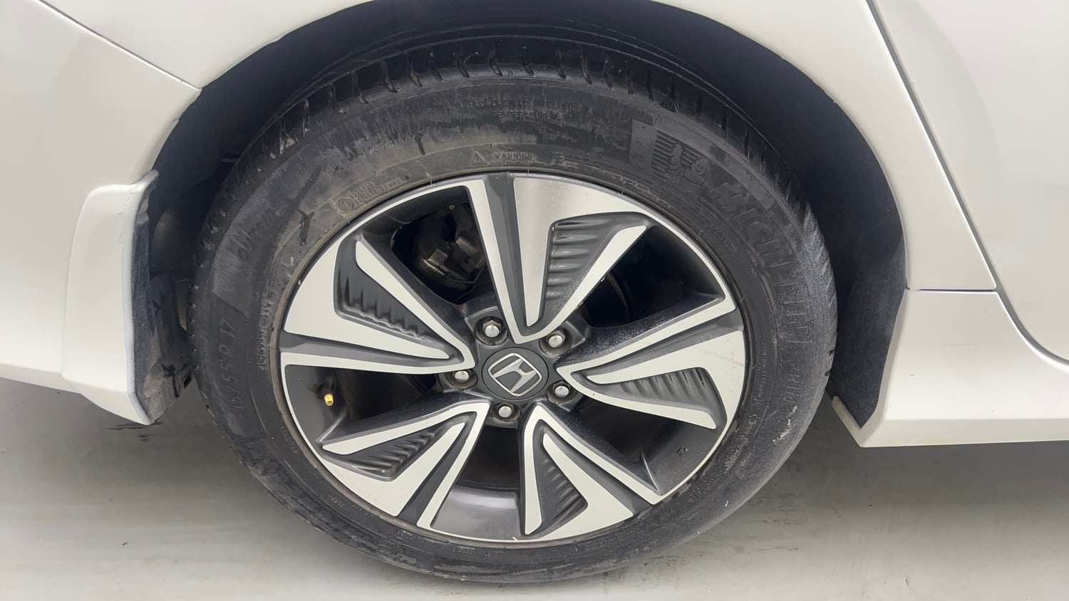 Used 2019 Honda Civic ZX CVT Petrol Petrol Automatic tyres RIGHT REAR TYRE RIM VIEW