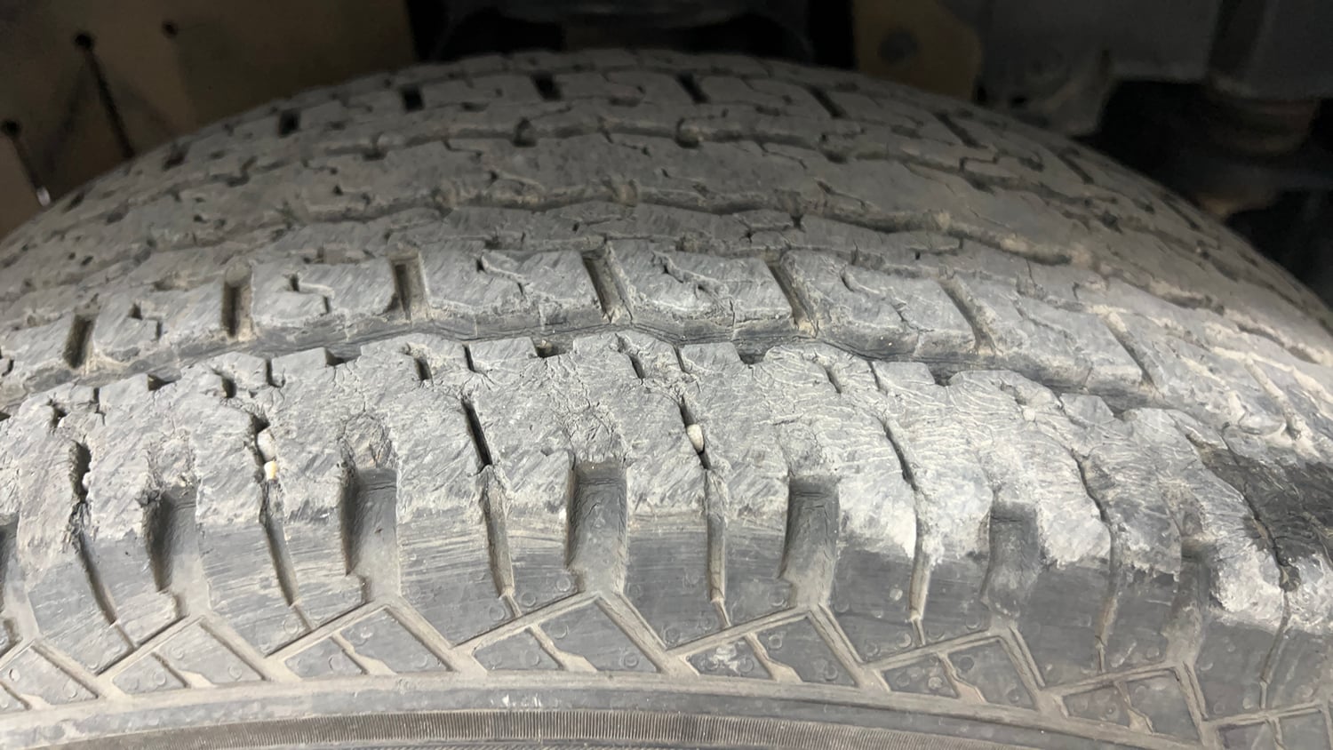 Used 2022 mahindra Thar LX Hard Top Petrol MT 4WD Petrol Manual tyres RIGHT FRONT TYRE TREAD VIEW