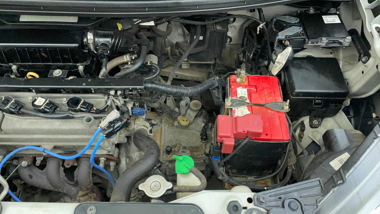 Used 2022 Maruti Suzuki Wagon R VXi (O) 1.2 Petrol Manual engine ENGINE LEFT SIDE VIEW