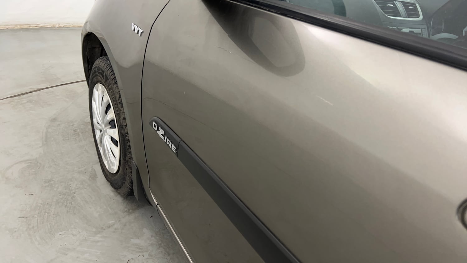 Used 2016 Maruti Suzuki Swift Dzire VXI Petrol Manual dents MINOR SCRATCH
