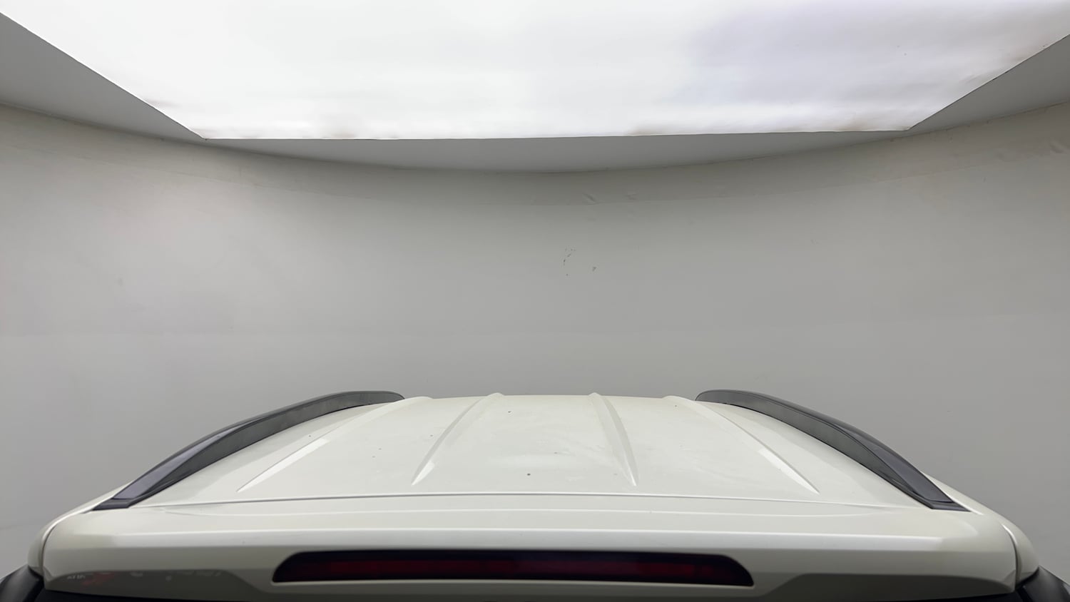 Used 2021 Mahindra XUV500 W7 Diesel Manual exterior EXTERIOR ROOF VIEW