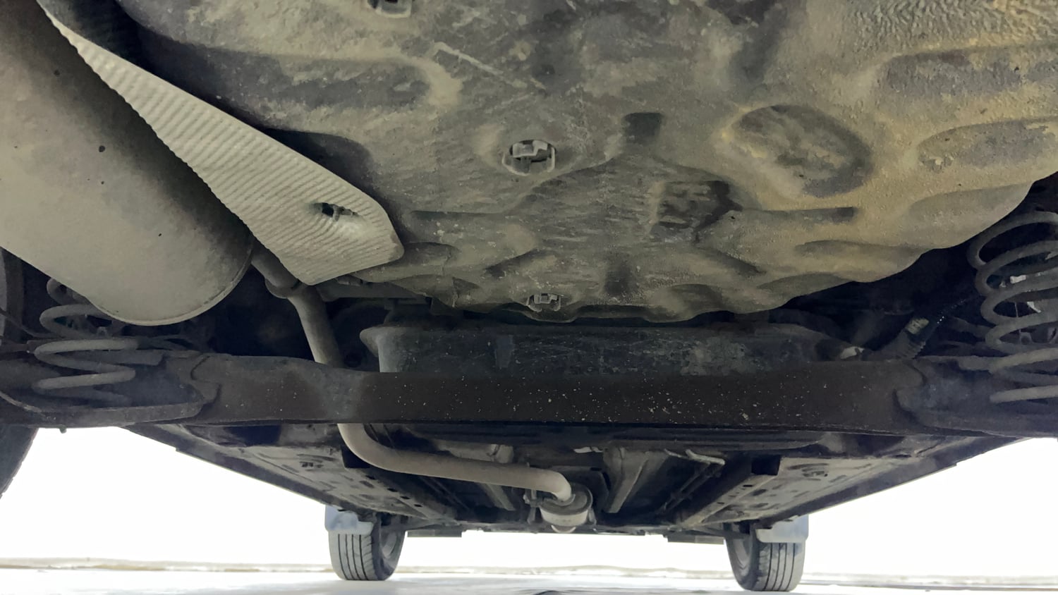 Used 2023 Nissan Magnite XV Turbo CVT Petrol Automatic extra REAR UNDERBODY VIEW (TAKEN FROM REAR)