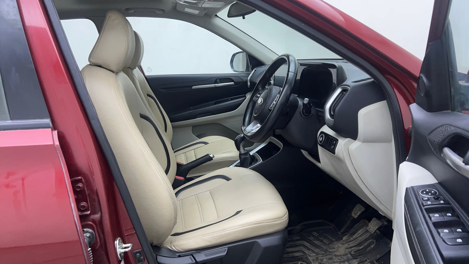Used 2021 Kia Sonet HTX 1.5 Diesel Manual interior RIGHT SIDE FRONT DOOR CABIN VIEW