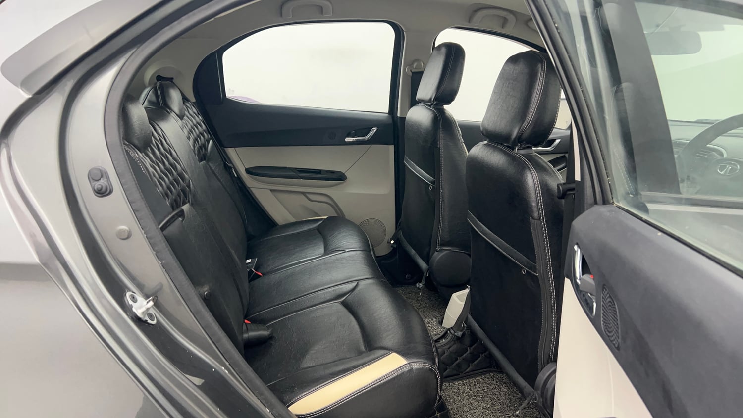 Used 2022 Tata Tiago XZA Plus Petrol Automatic interior RIGHT SIDE REAR DOOR CABIN VIEW