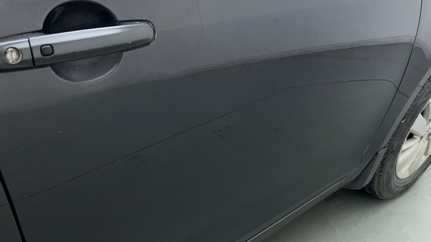 Used 2015 Maruti Suzuki Swift ZXi Petrol Manual dents MINOR DENT