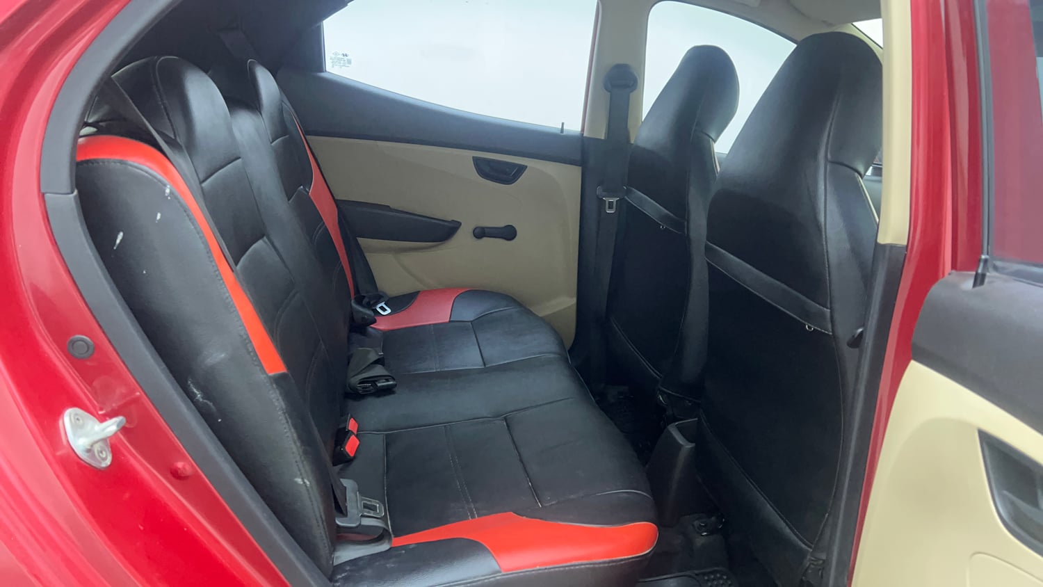 Used 2016 Hyundai Eon Magna + Petrol Manual interior RIGHT SIDE REAR DOOR CABIN VIEW