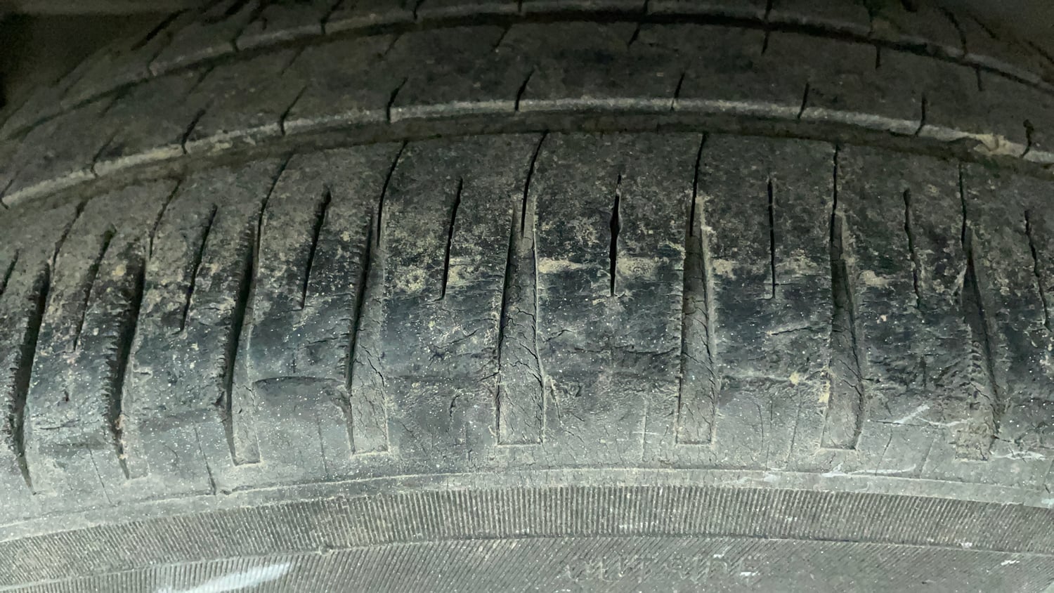 Used 2012 Maruti Suzuki Swift Dzire VXI Petrol Manual tyres RIGHT REAR TYRE TREAD VIEW
