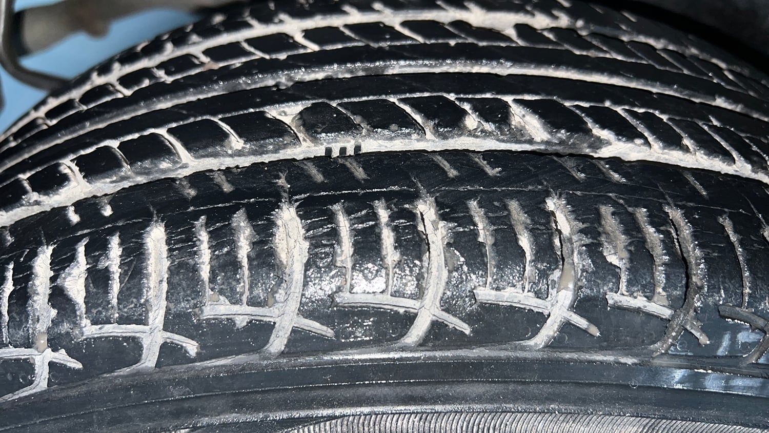 Used 2015 Maruti Suzuki Swift ZXi Petrol Manual tyres RIGHT REAR TYRE TREAD VIEW