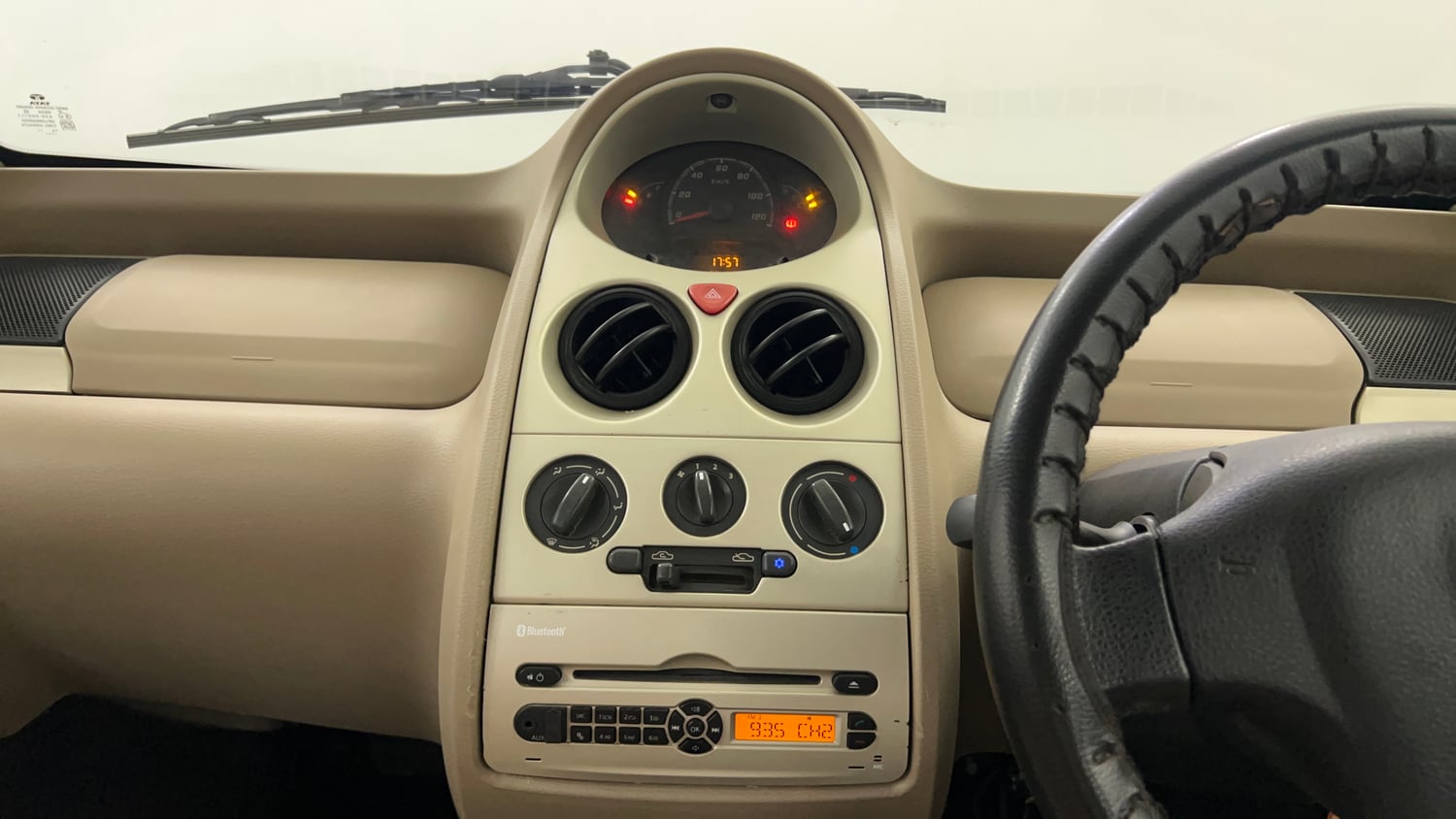 Used 2015 Tata Nano Twist XT Petrol Manual interior MUSIC SYSTEM & AC CONTROL VIEW