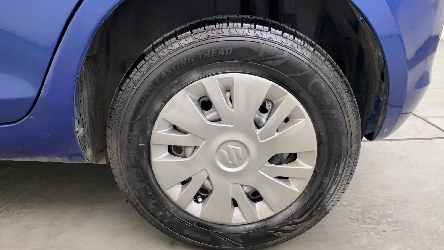 Used 2014 Maruti Suzuki Swift VXi Petrol Manual tyres LEFT REAR TYRE RIM VIEW