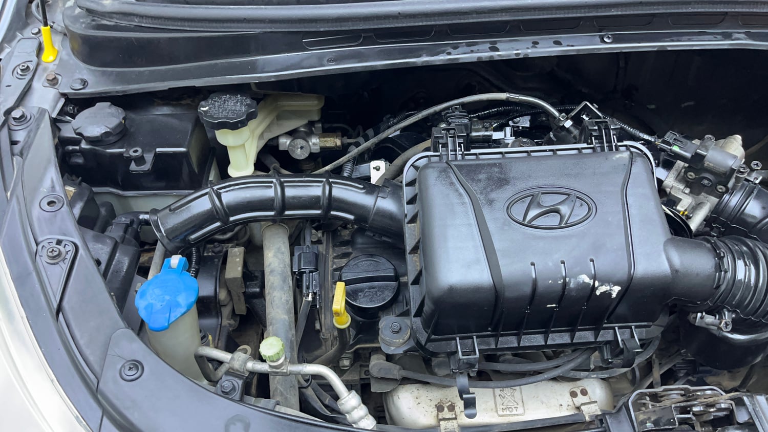 Used 2014 Hyundai i10 Sportz 1.1 iRDE2 Petrol Manual engine ENGINE RIGHT SIDE VIEW