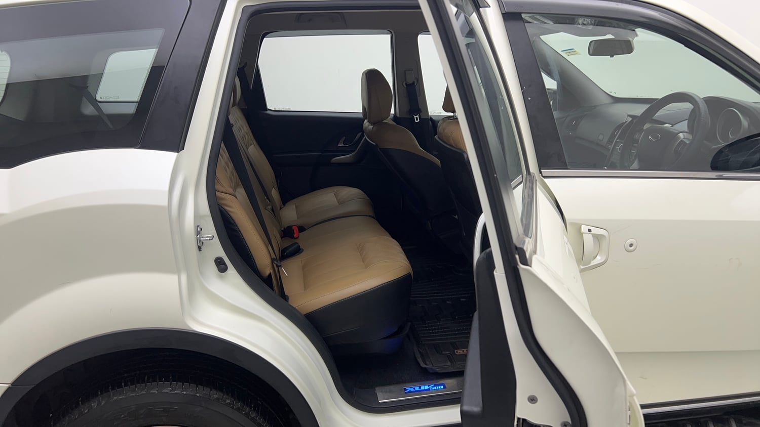 Used 2021 Mahindra XUV500 W7 Diesel Manual interior RIGHT SIDE REAR DOOR CABIN VIEW