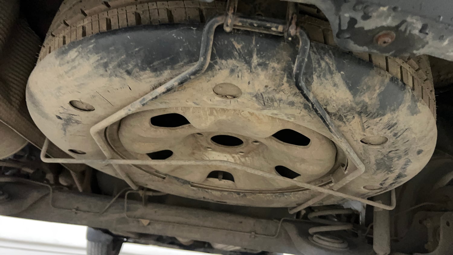 Used 2013 Renault Duster RxL Petrol Petrol Manual tyres SPARE TYRE VIEW