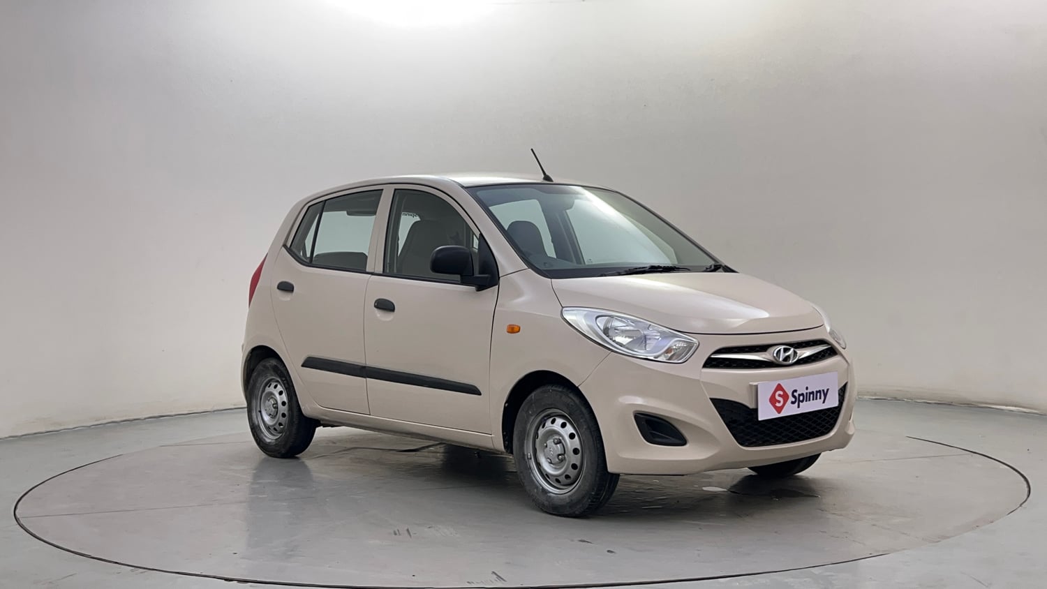Used 2014 Hyundai i10 Magna 1.1 iRDE2 Petrol Manual exterior RIGHT FRONT CORNER VIEW