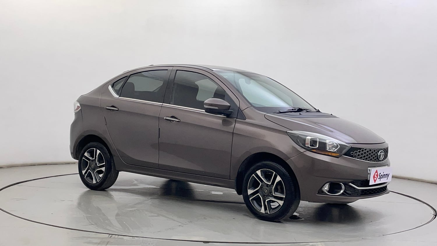 Used 2020 Tata Tigor Revotron XZA Petrol Automatic exterior RIGHT FRONT CORNER VIEW