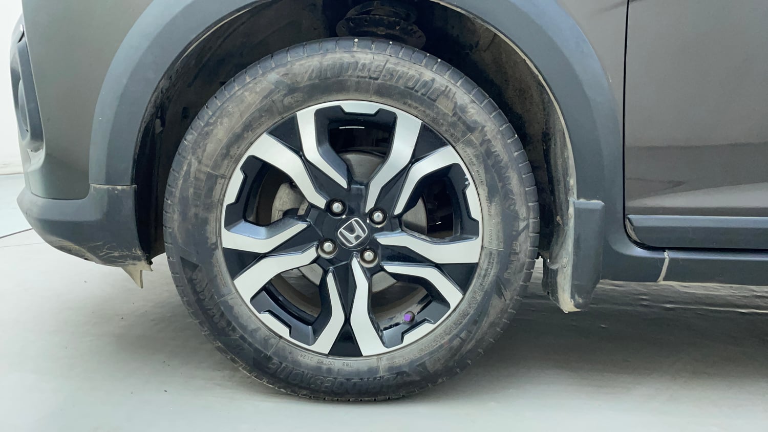 Used 2021 Honda WR-V VX MT Petrol Petrol Manual tyres LEFT FRONT TYRE RIM VIEW