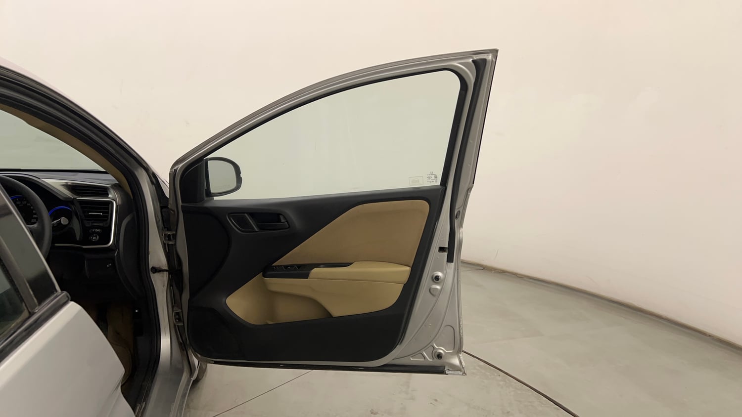 Used 2014 Honda City SV Petrol Manual interior RIGHT FRONT DOOR OPEN VIEW