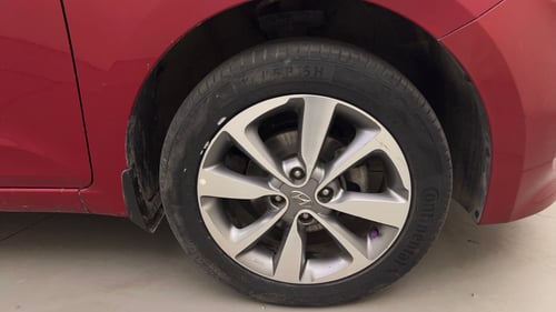 Used 2017 Hyundai Elite i20 Asta 1.2 Dual Tone Petrol Manual tyres RIGHT FRONT TYRE RIM VIEW